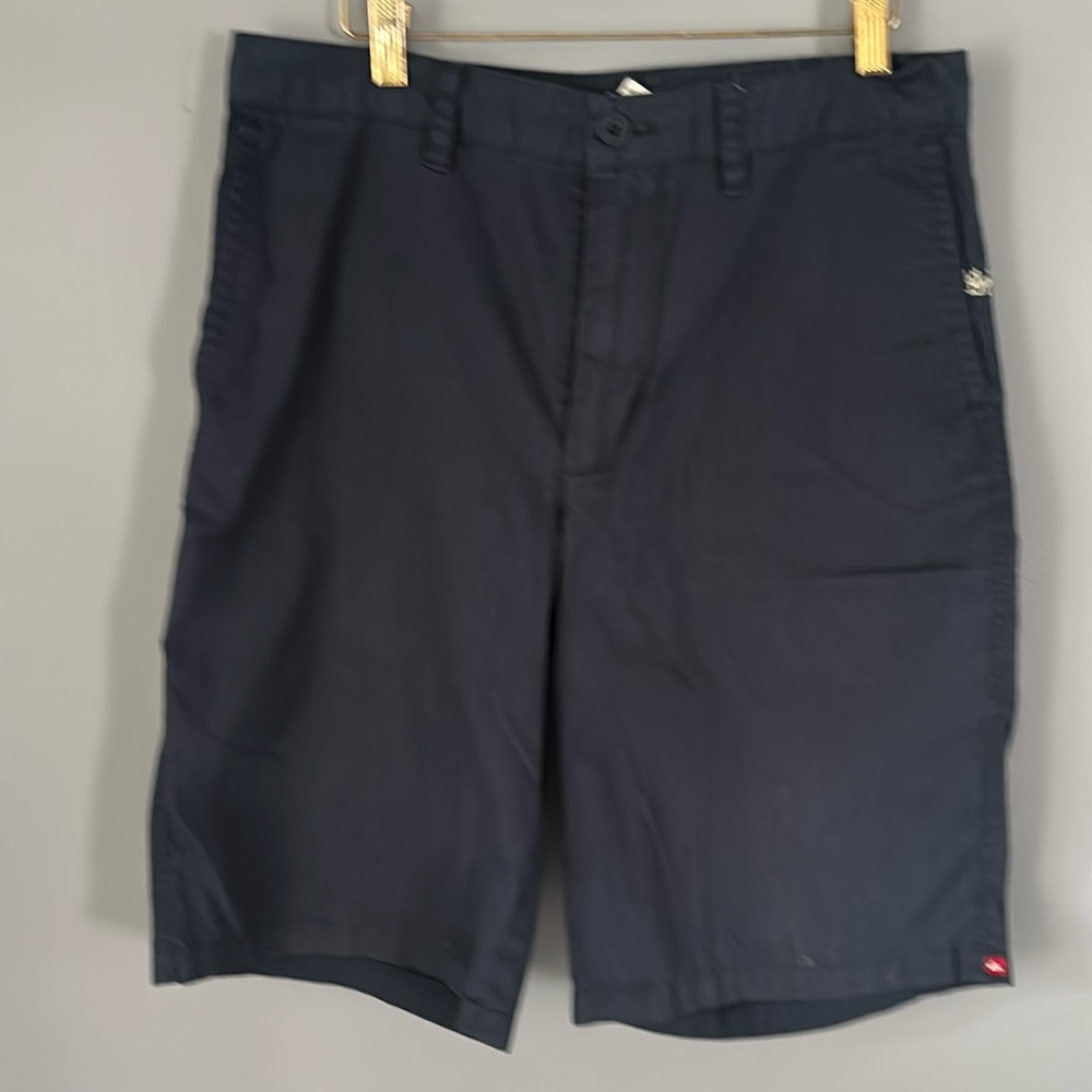 Quicksilver Men’s Navy Regular Fit Shorts Size 31
